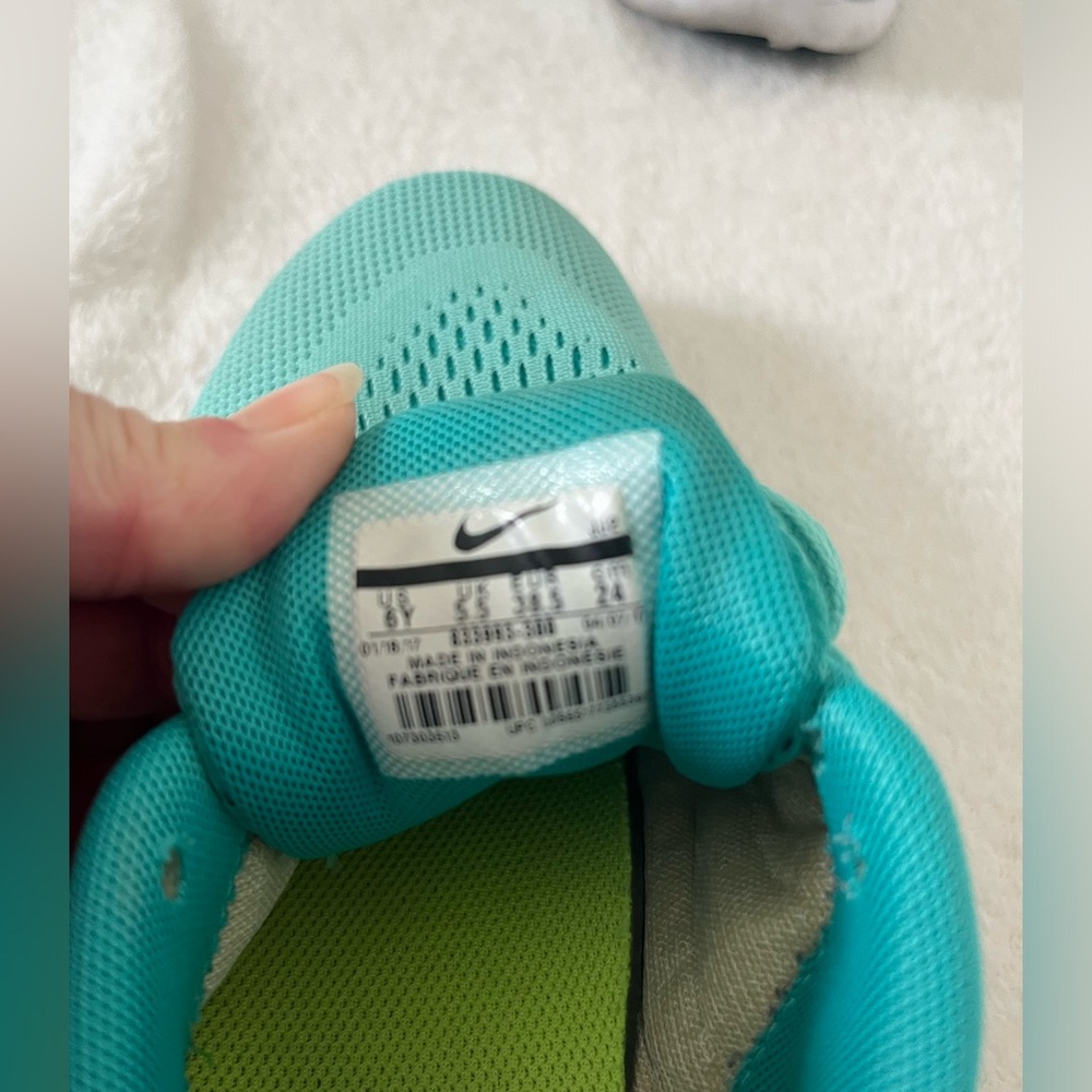 Nike Free Run shoe - Picture 4 of 9